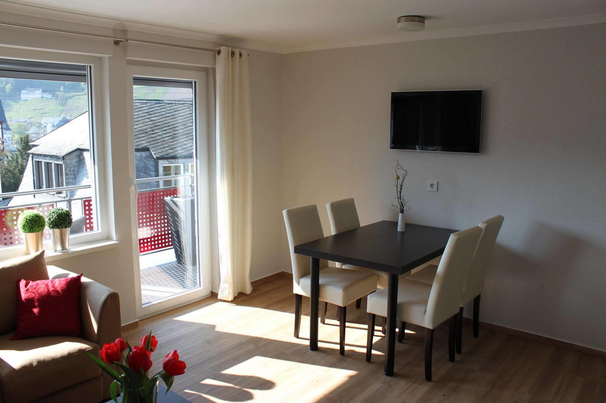 Feriendomizil Am Lindenplatz Hotel Bullay Kültér fotó