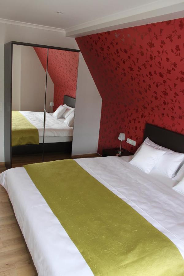 Feriendomizil Am Lindenplatz Hotel Bullay Kültér fotó