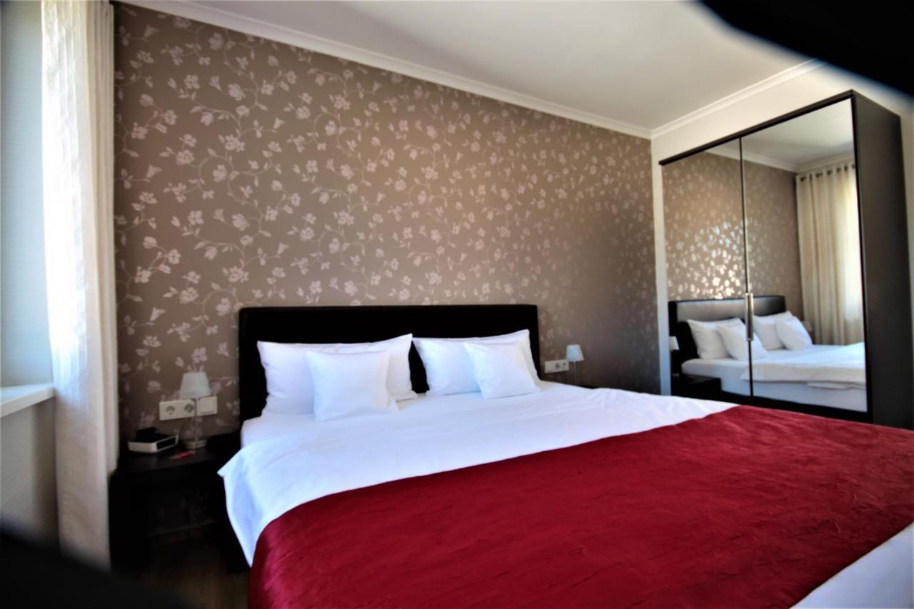 Feriendomizil Am Lindenplatz Hotel Bullay Kültér fotó