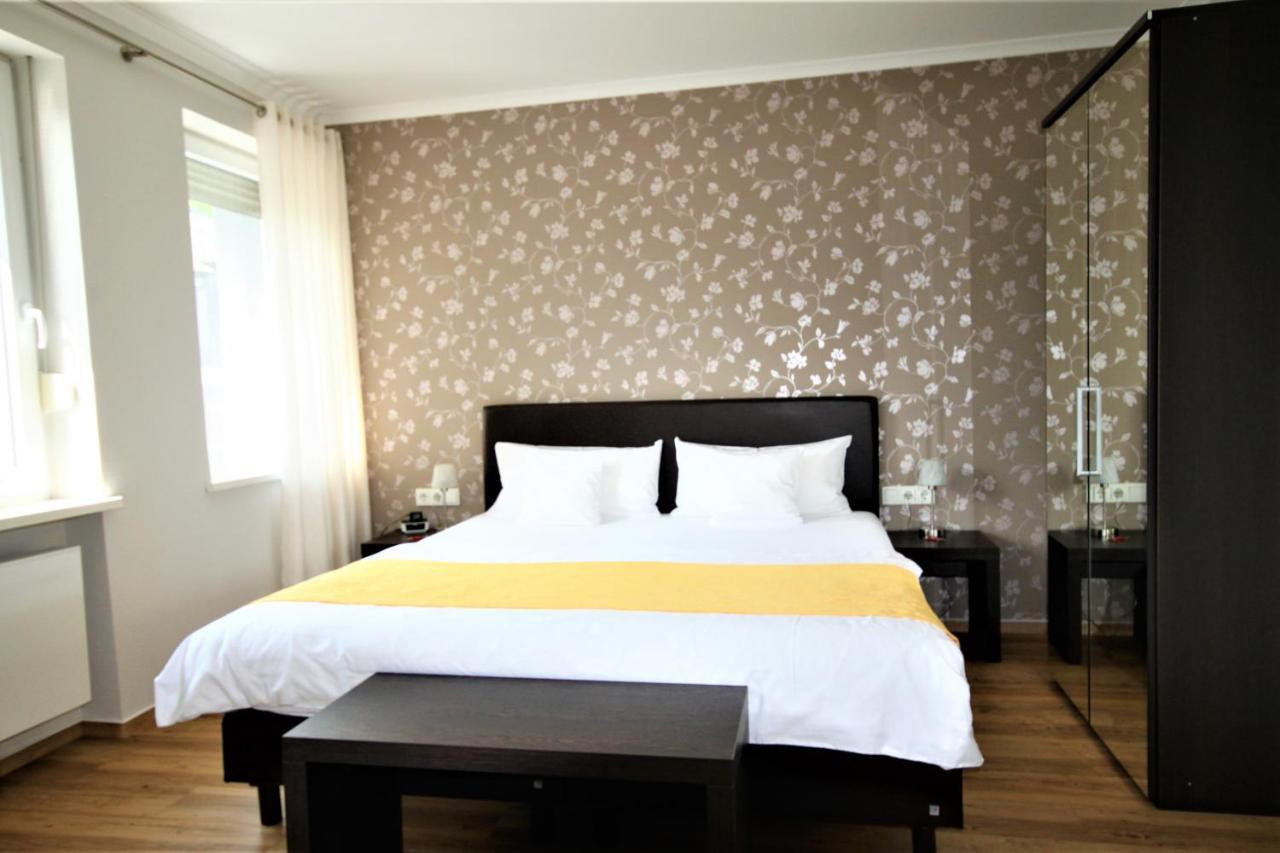 Feriendomizil Am Lindenplatz Hotel Bullay Kültér fotó